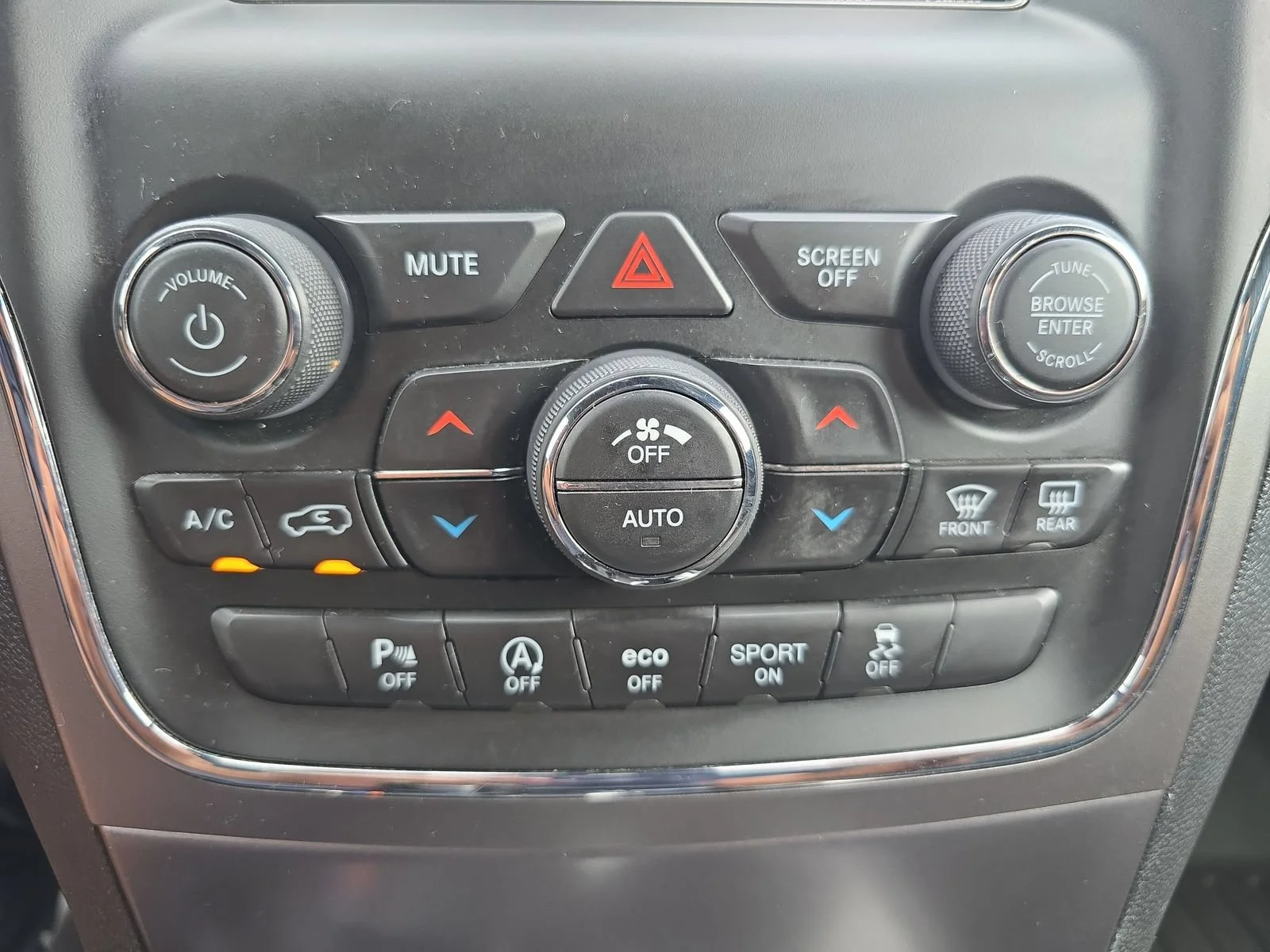 Used 2019 White Jeep Upland image 16