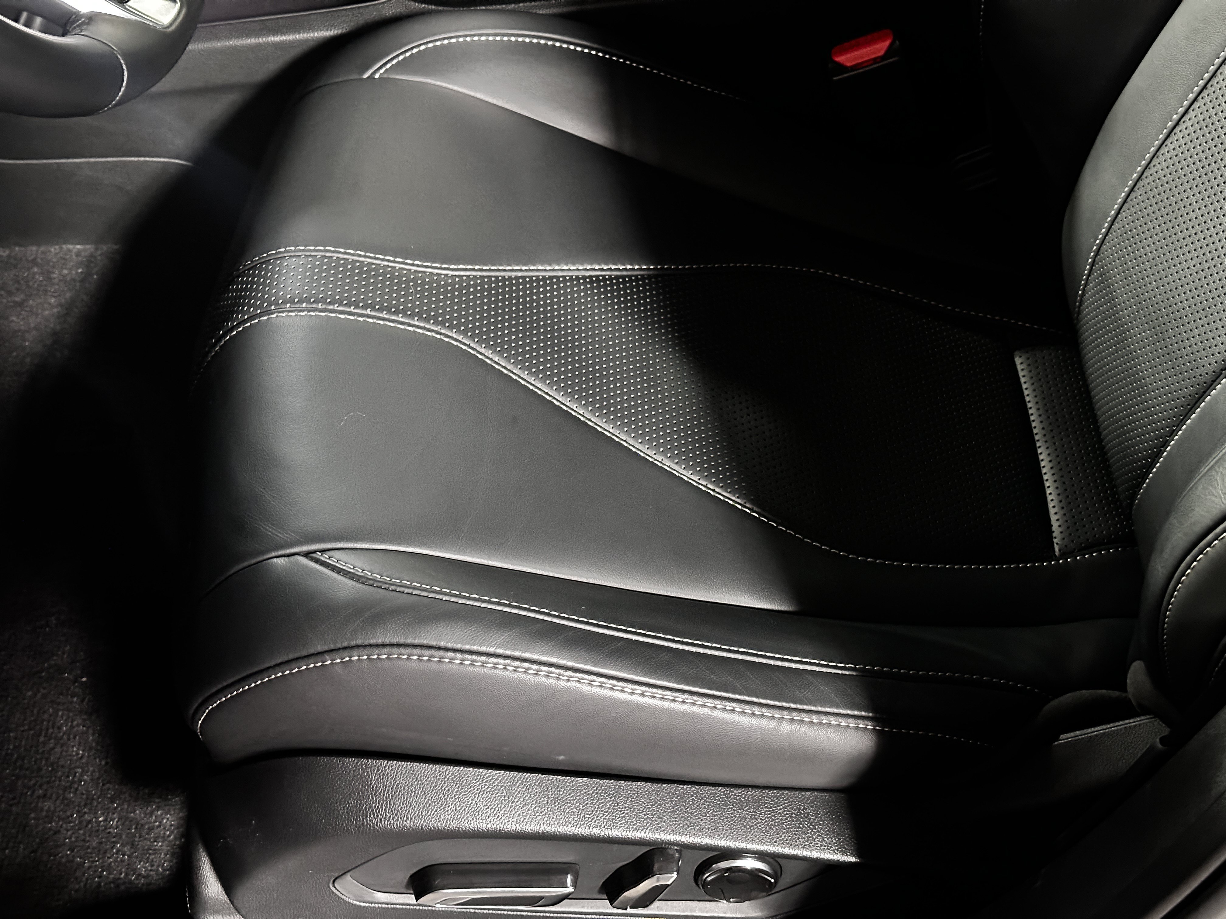 Used 2025 Majestic Black Pearl Acura SH-AWD TECH image 36