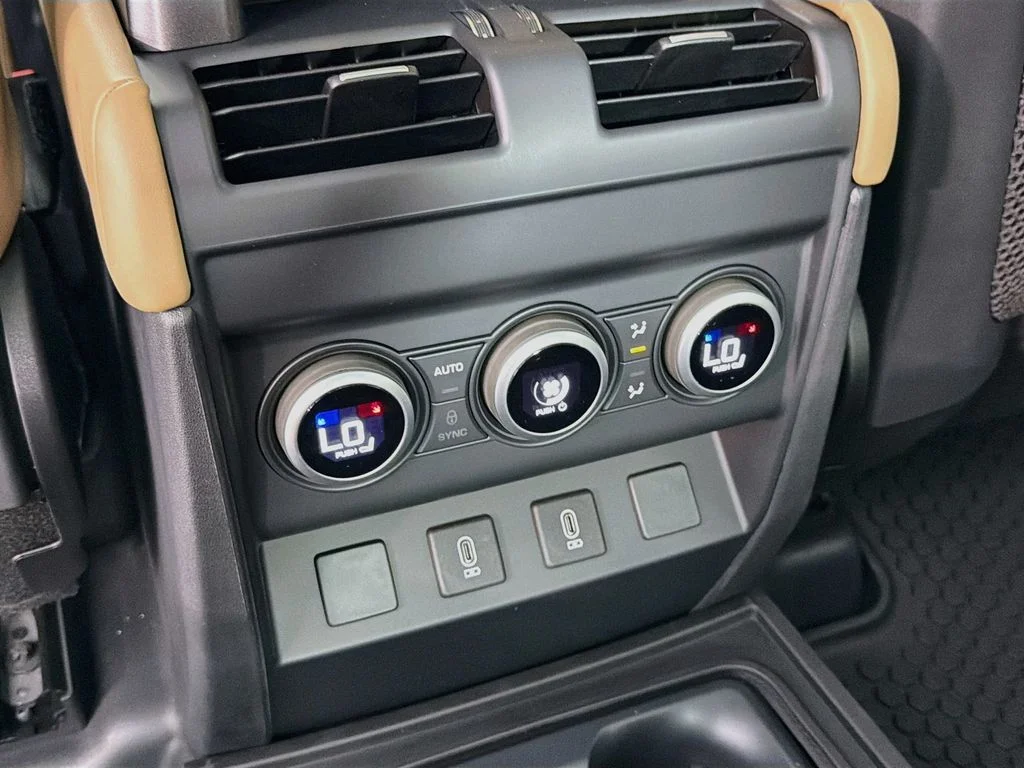 New 2026 Fuji White Land Rover X-Dynamic SE image 27