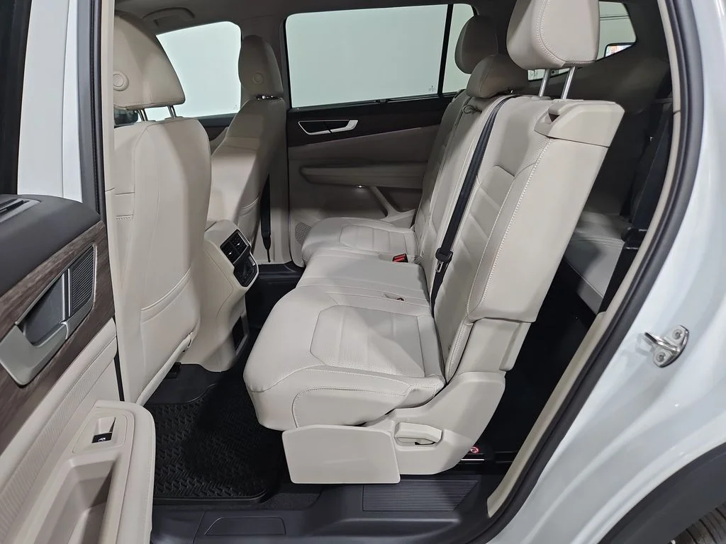 New 2026 White/off-white Volkswagen 2.0T SEL image 25