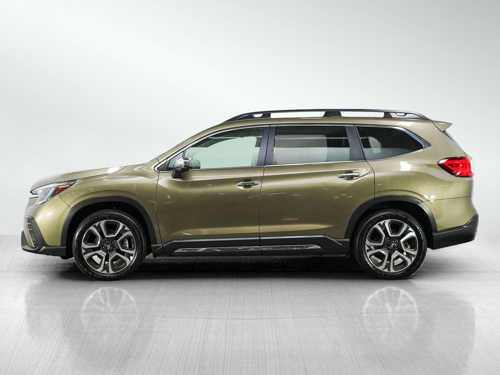 Used 2023 Subaru Ascent Touring with VIN 4S4WMAWDXP3405088 for sale in Burnsville, Minnesota