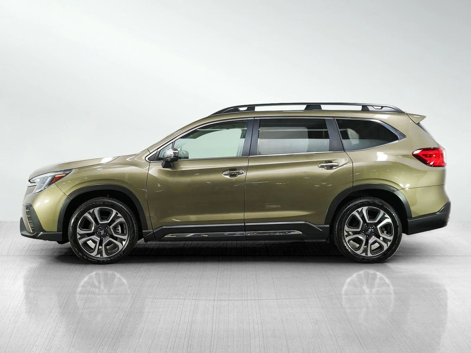 Used 2023 Subaru Ascent Touring with VIN 4S4WMAWDXP3405088 for sale in Burnsville, Minnesota
