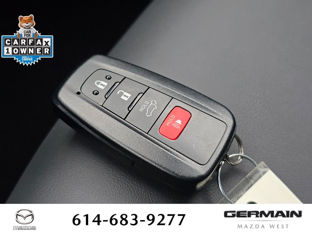 Used 2025 Beige Toyota XLE Premium image 35