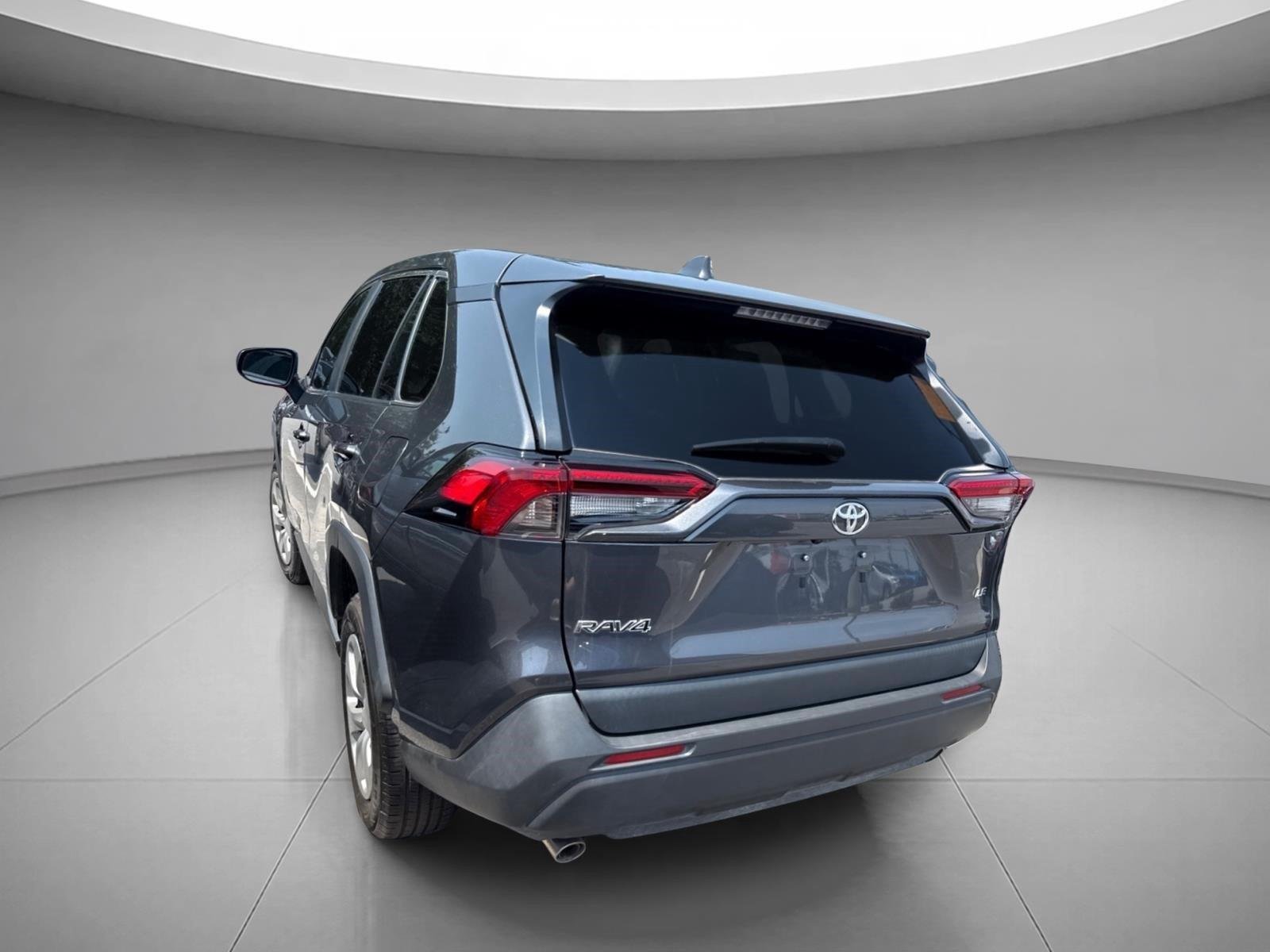Used 2022 Magnetic Gray Metallic Toyota LE image 9