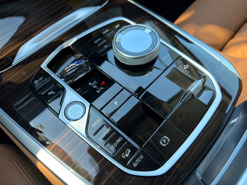 New 2027 Mineral White Metallic BMW xDrive40i image 29