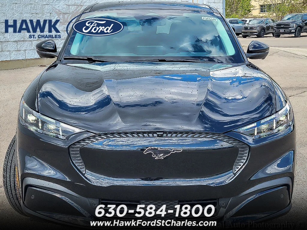 New 2026 Shadow Black Ford Select image 3
