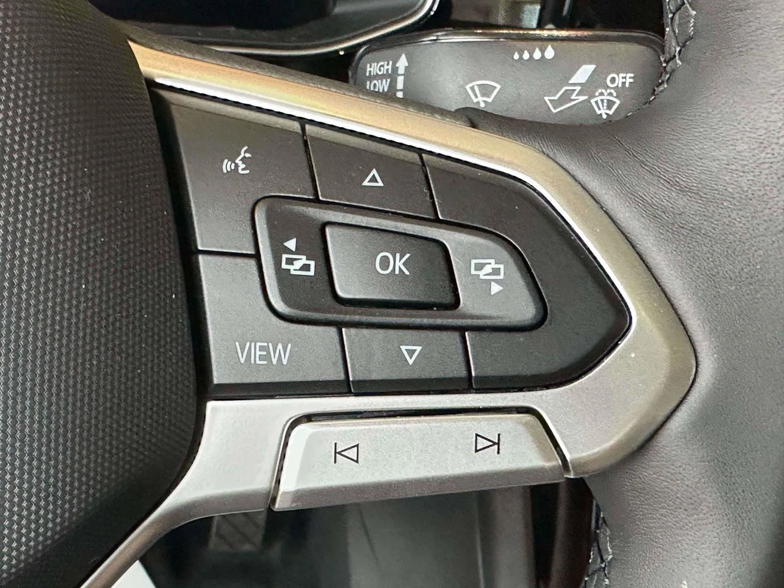 2025 Volkswagen Jetta SE - Photo 20