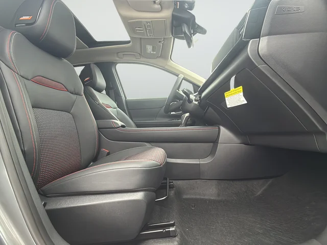 2026 Nissan KICKS SR AWD - Photo 10