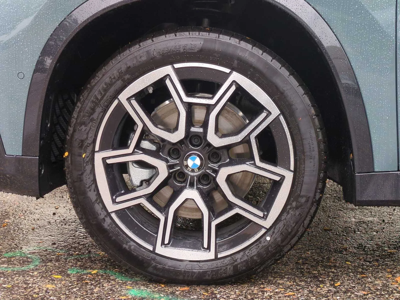 New 2026 Cape York Green Metallic BMW xDrive28i image 14