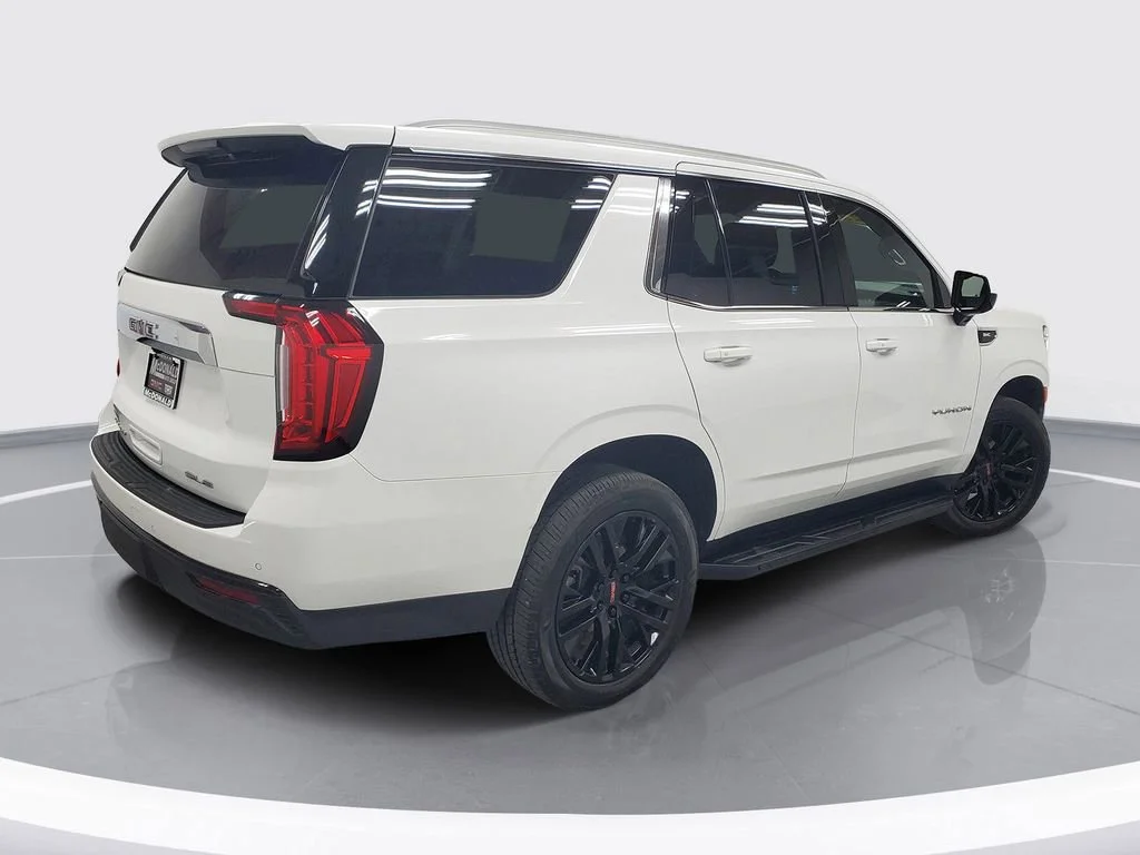 Used 2023 Summit White GMC SLE image 3
