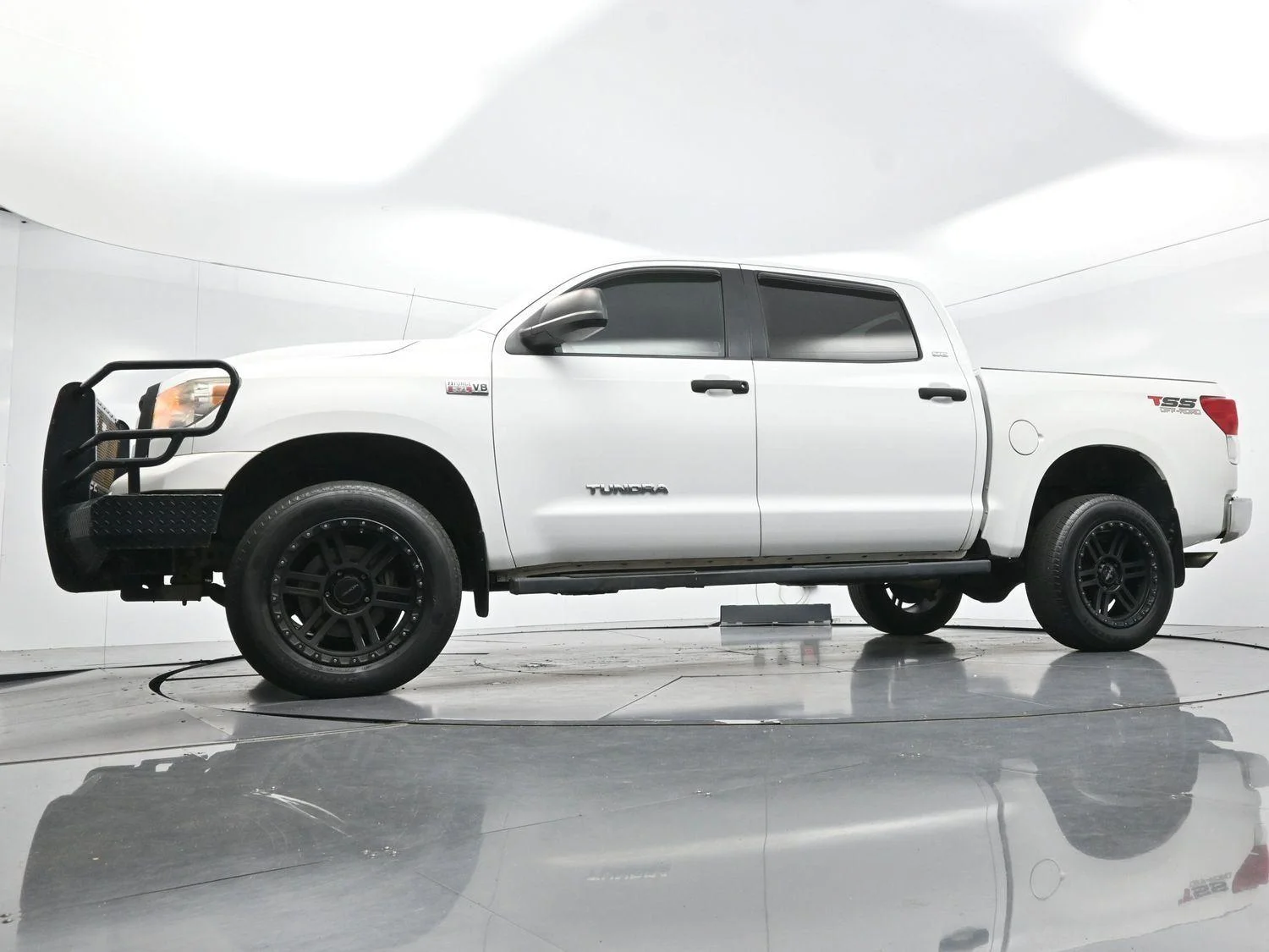 Used 2013 Super White Toyota Grade image 43