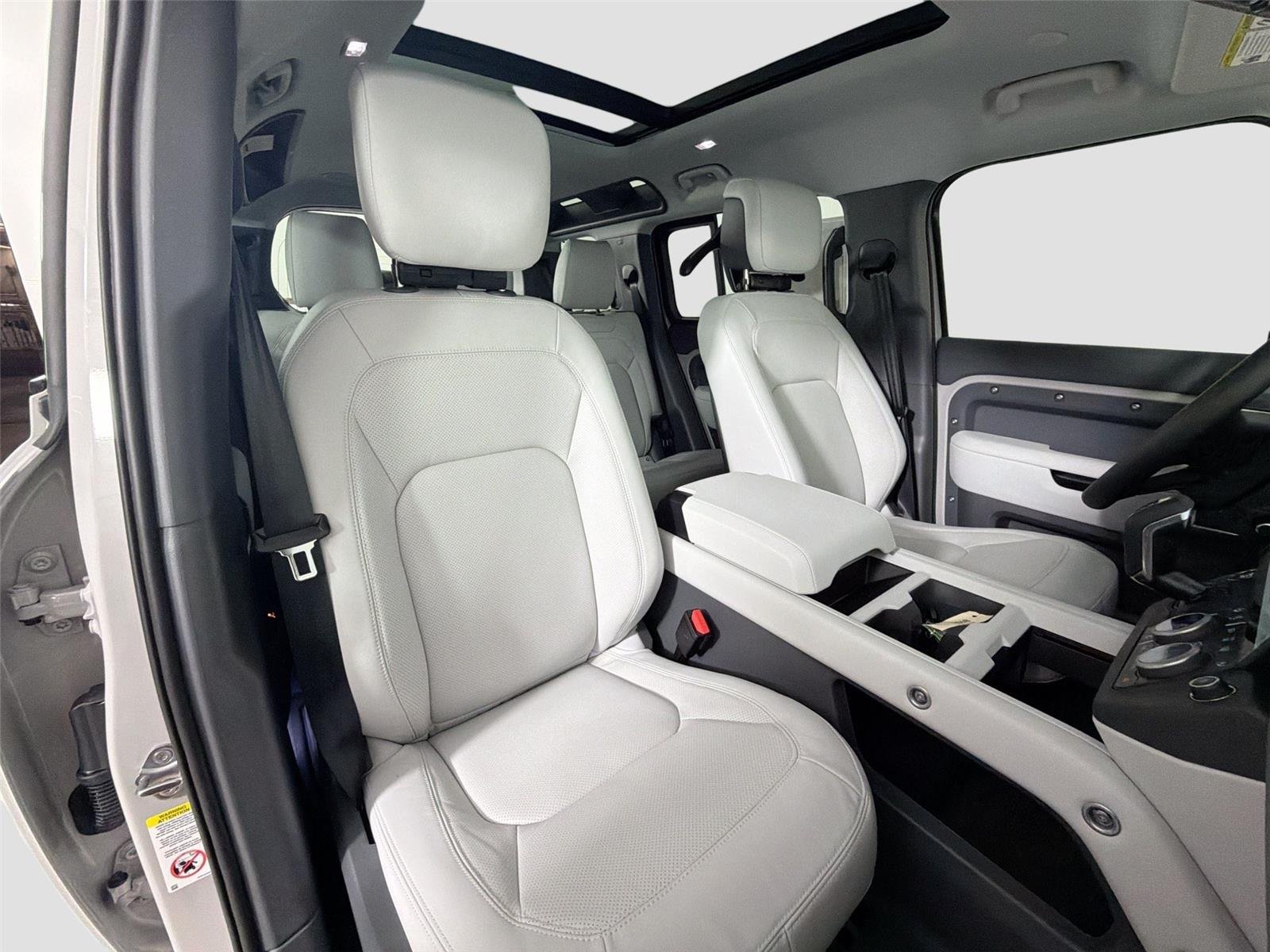 New 2026 Borasco Grey LAND ROVER X-Dynamic SE image 27
