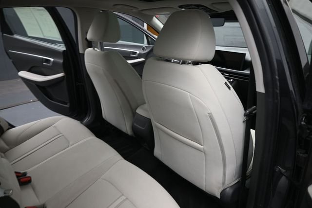Used 2024 Gray Hyundai SEL image 29