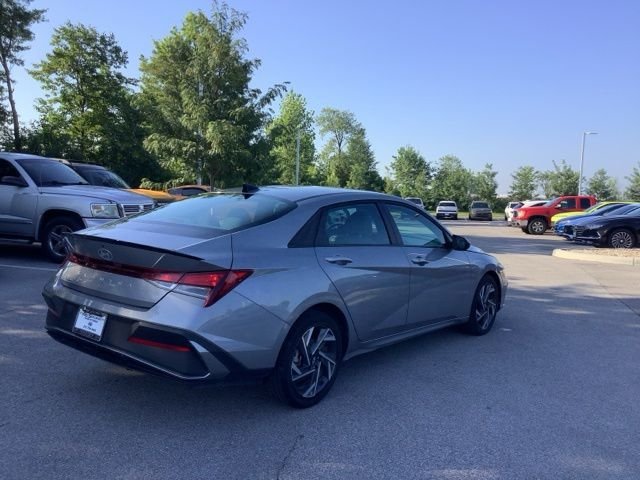 2025 Hyundai Elantra SEL - Photo 6