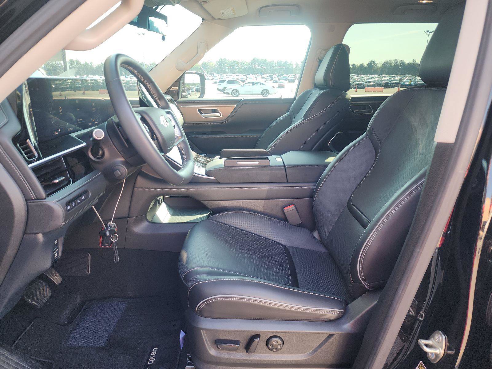 Certified Used 2025 Black INFINITI LUXE image 10
