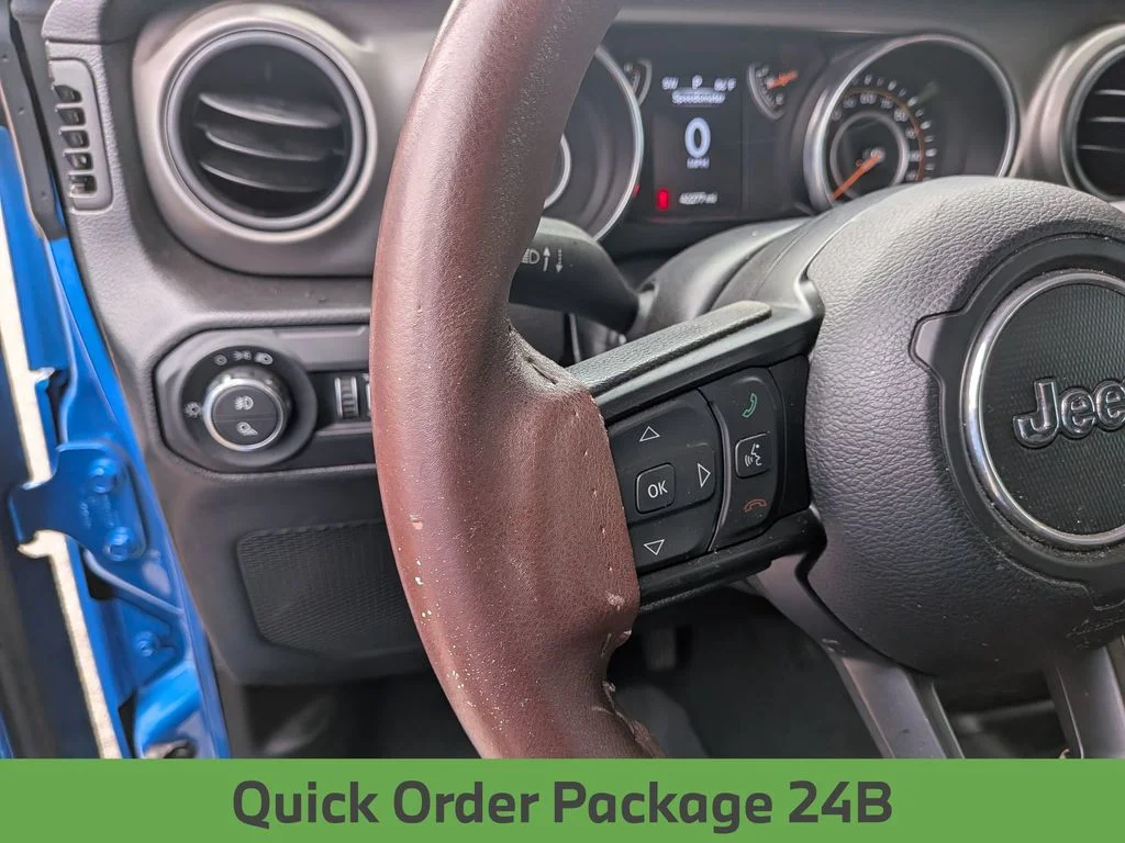Used 2022 Blue Jeep Sport image 20