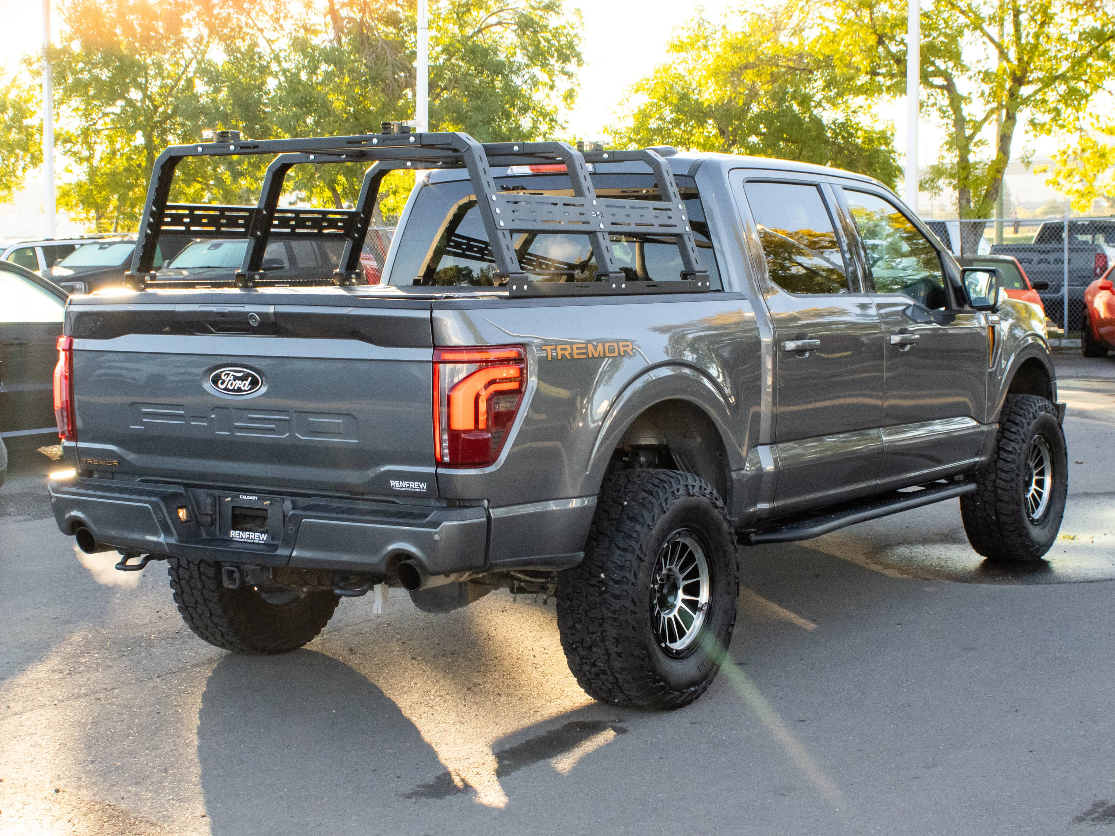 Used 2024 Grey Ford Tremor* | Super Crew | Bed Rack | KMC Wheels | 35-Inch Mickey Thompson A/T | image 18