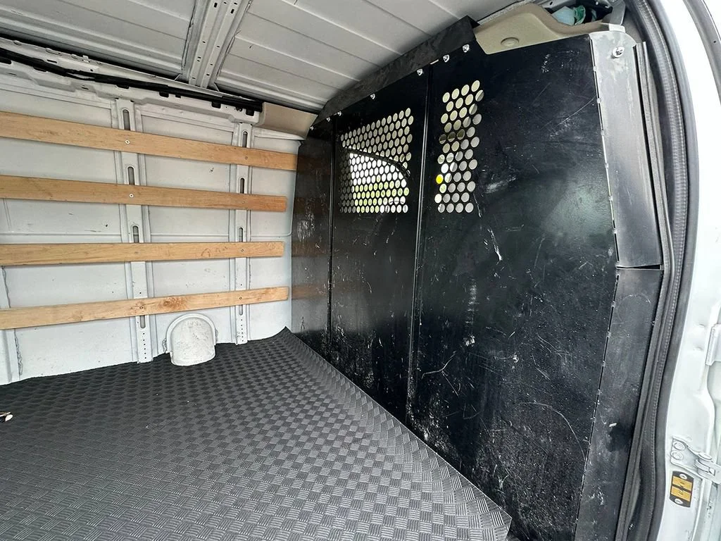 Used 2025 Summit White GMC Work Van image 21