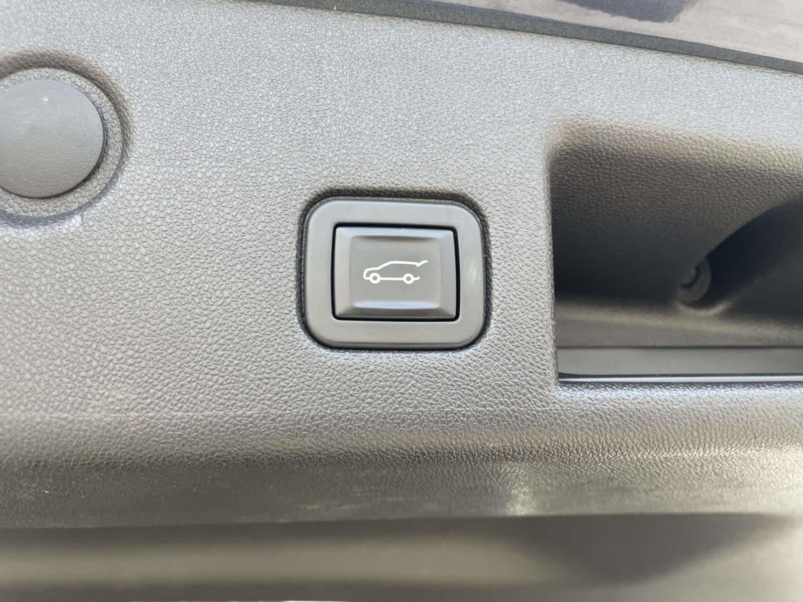 Used 2018 STORM BLUE METALLIC Chevrolet LT image 26
