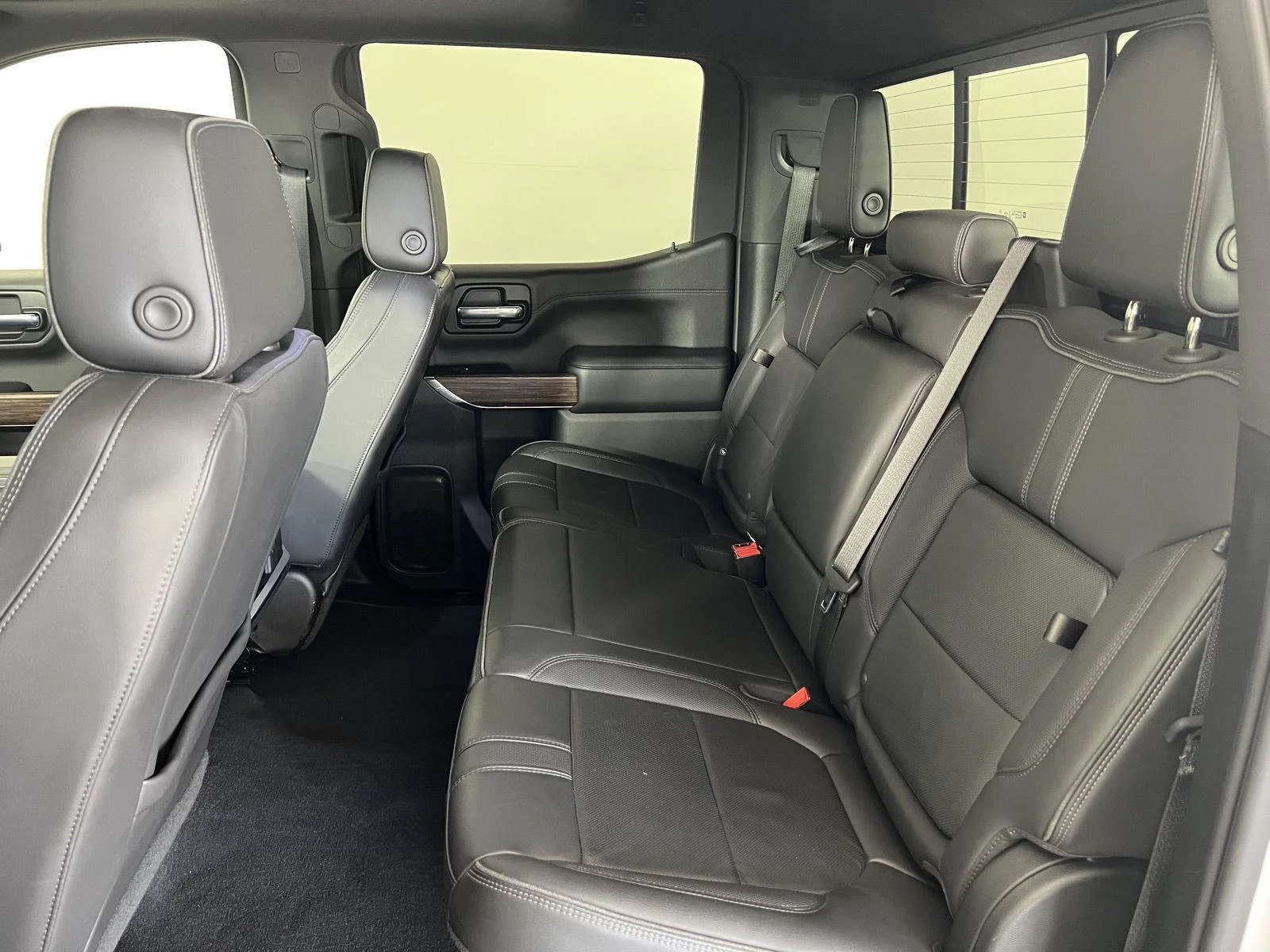Used 2021 Pearl Chevrolet High Country image 20