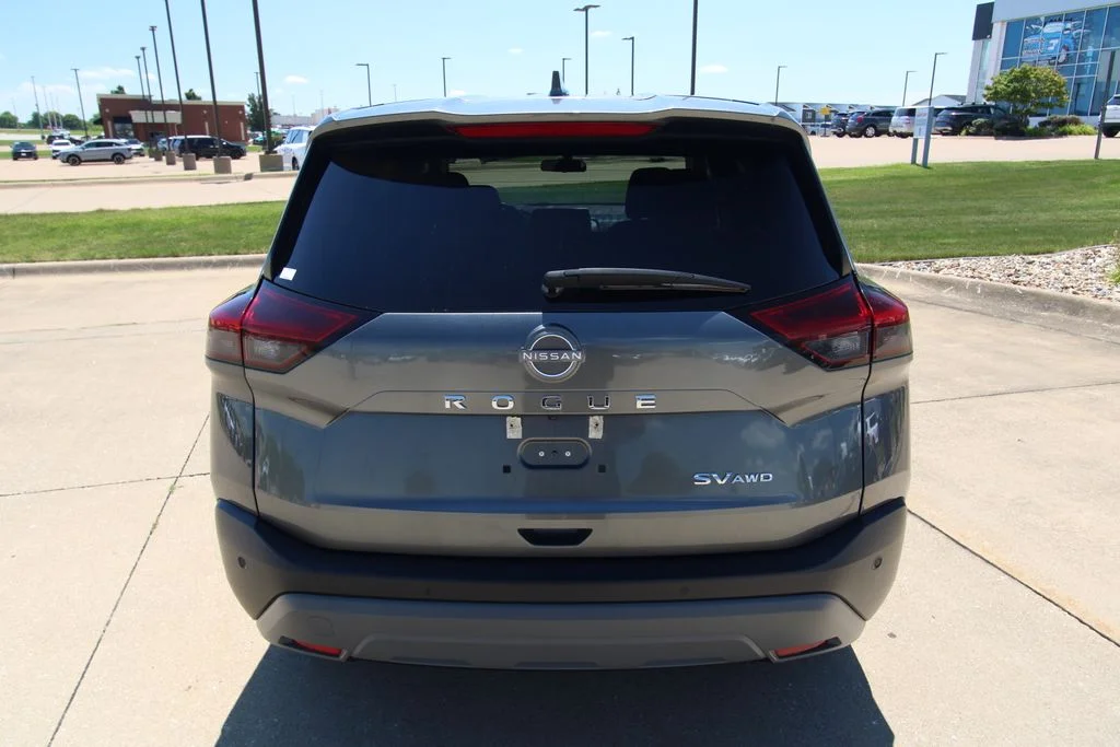 Used 2023 Gray Nissan SV image 13