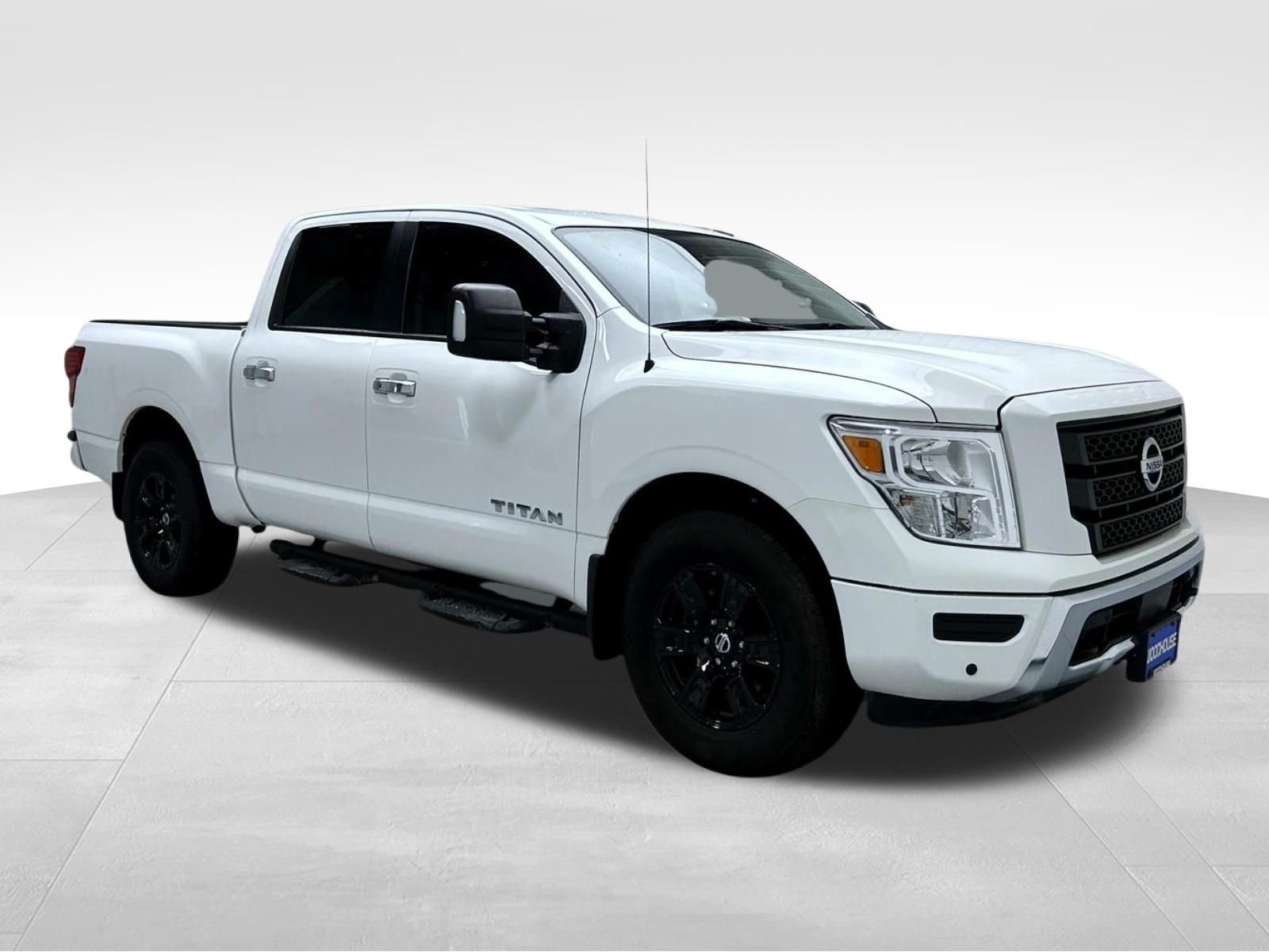 Used 2021 White Nissan SV image 3