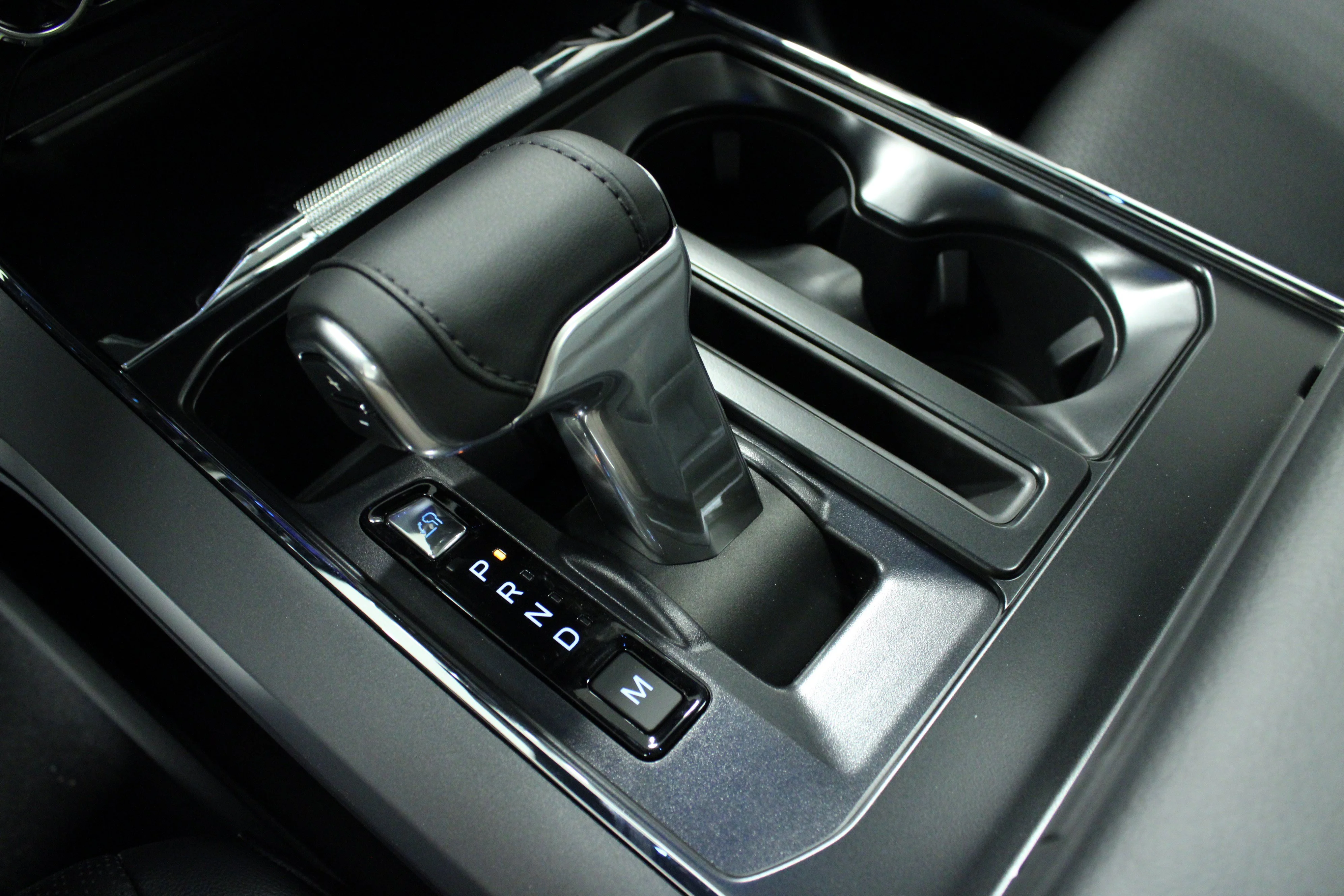 New 2026 Star White Metallic Tri-Coat Ford Lariat® image 24