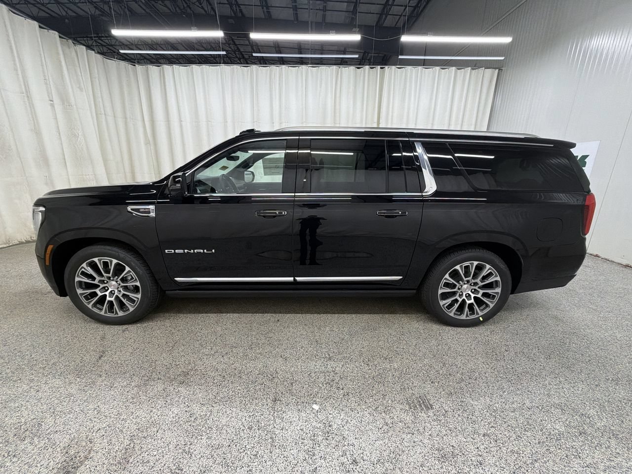 2027 GMC Yukon XL Denali - Photo 6