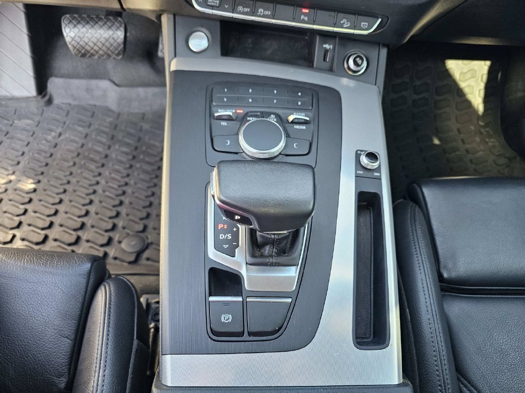 Used 2020 White Audi Premium image 31