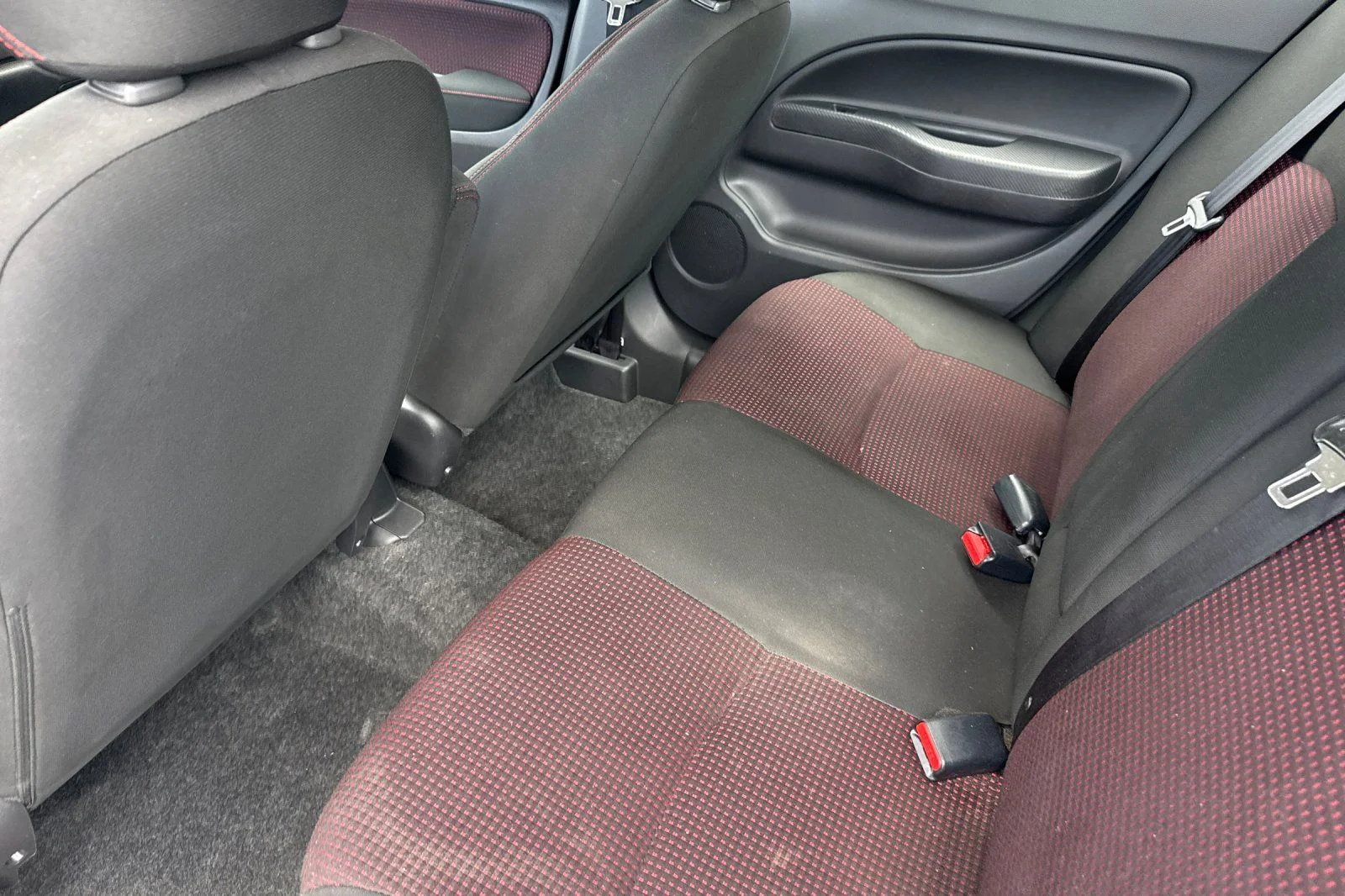 Used 2024 Silver Mitsubishi Black Edition image 9
