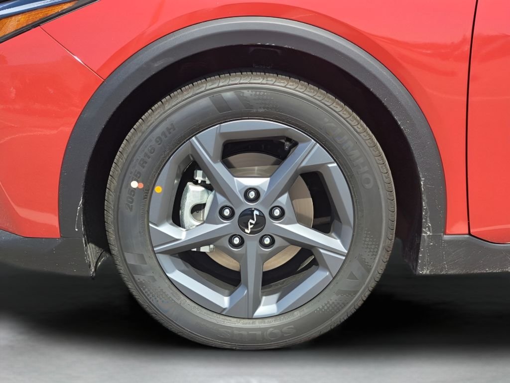 2025 Kia K4 LXS - Photo 11