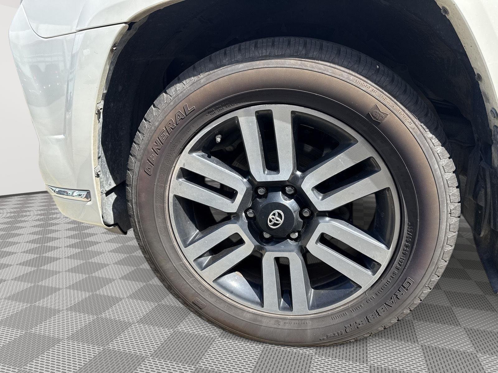 Certified Used 2019 Blizzard Pearl Toyota Limited image 21