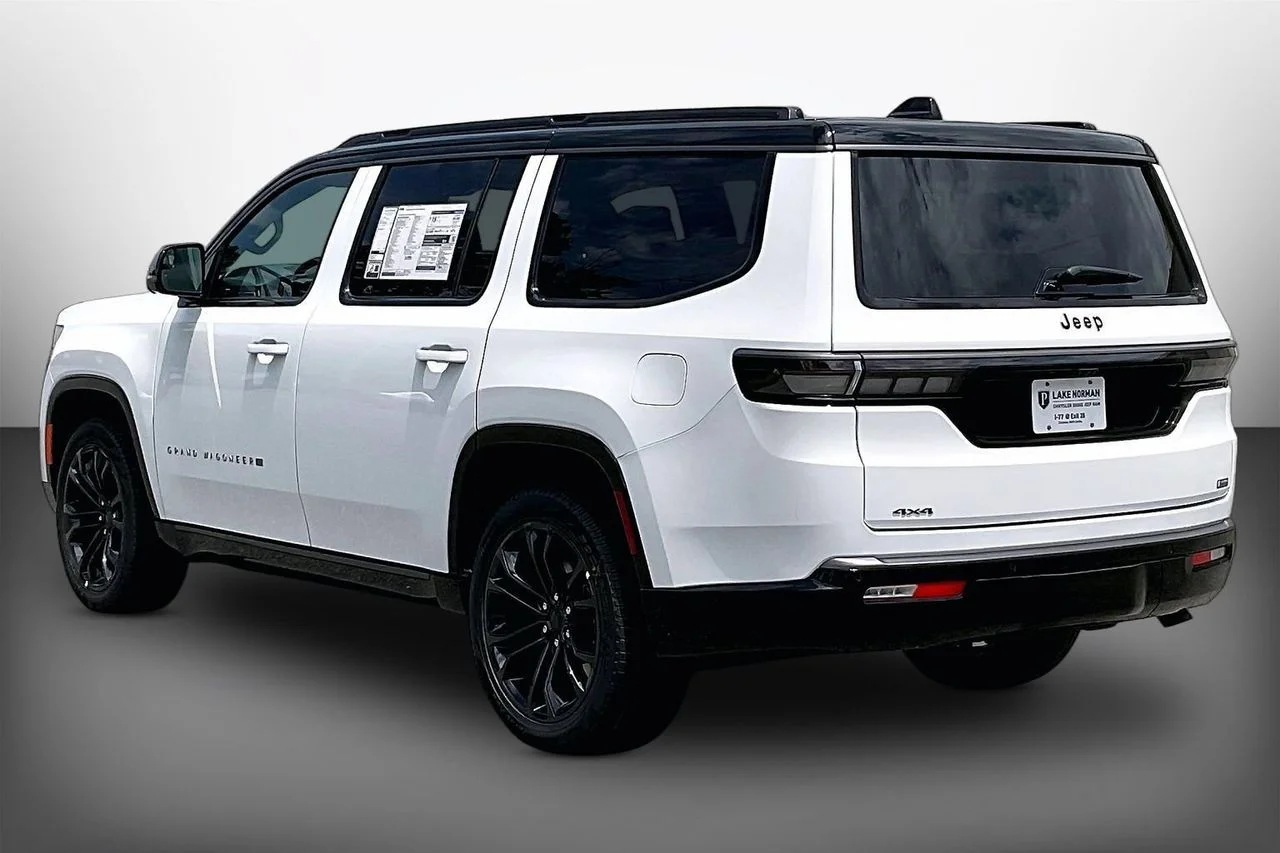New 2026 Bright White Clearcoat Jeep Summit Obsidian image 6