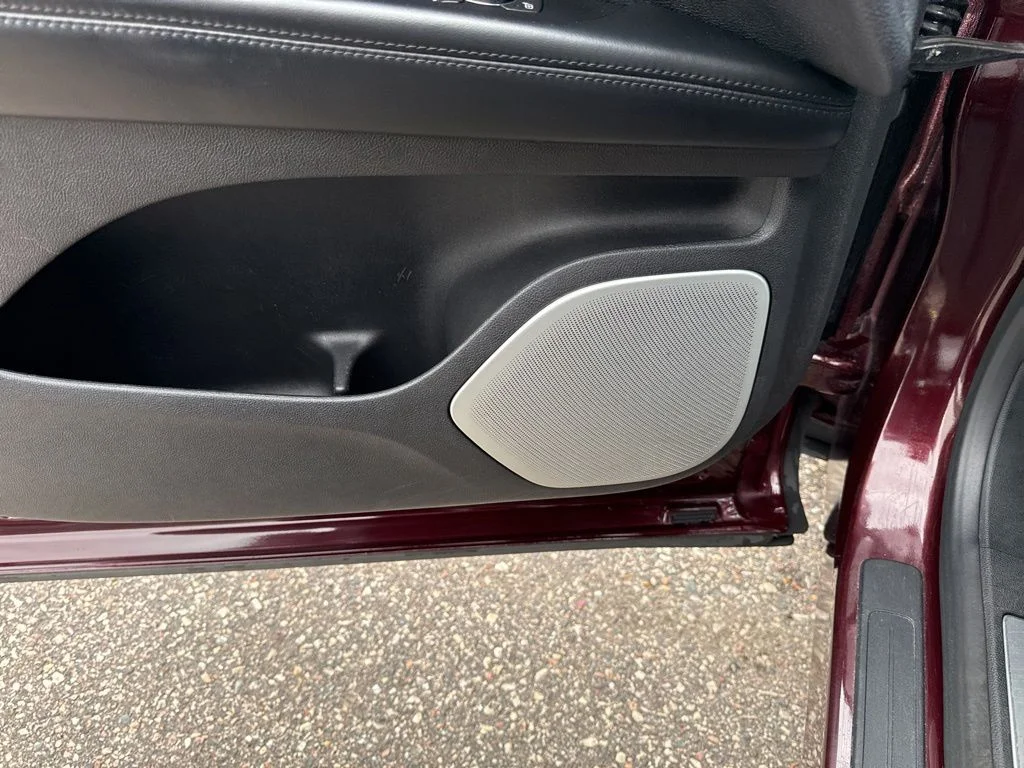 Used 2018 Burgundy Velvet Metallic Tinted Clearcoat Lincoln Reserve image 18