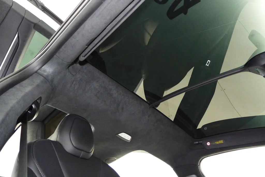 Used 2024  Tesla Base image 18