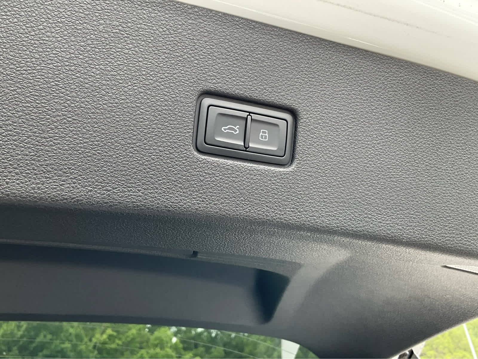 Used 2025  Audi Premium Plus image 30
