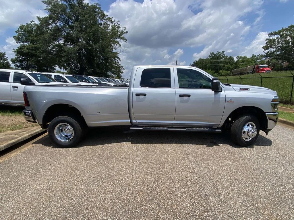 New 2026 Silver-Zynith Exterior Paint RAM Tradesman image 8