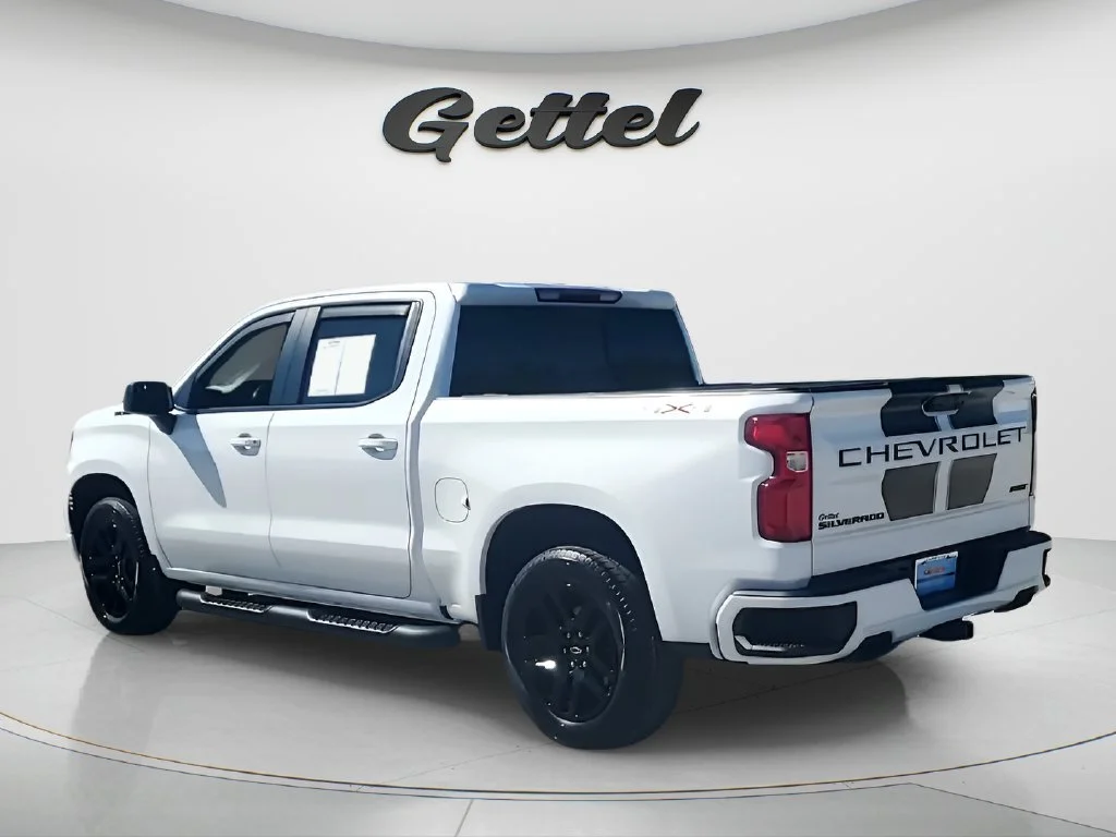 Used 2024 Summit White Chevrolet RST image 7