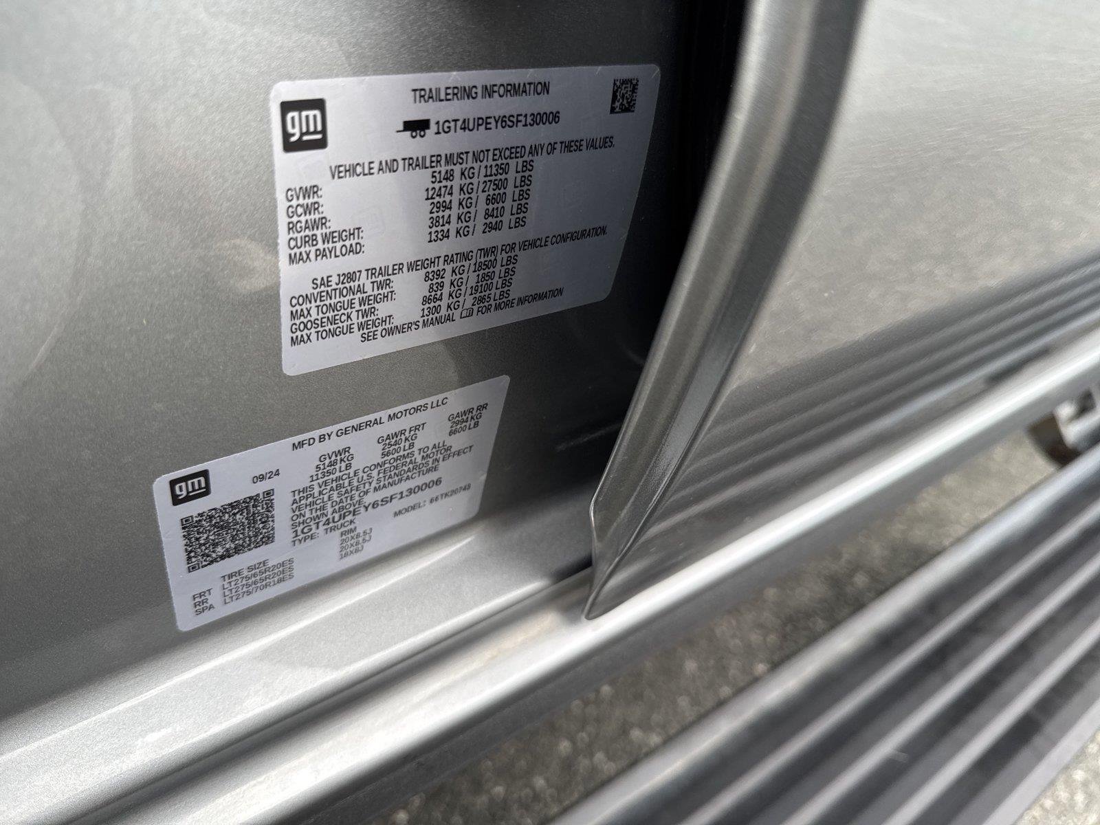 Used 2025 Sterling Metallic GMC AT4 image 41