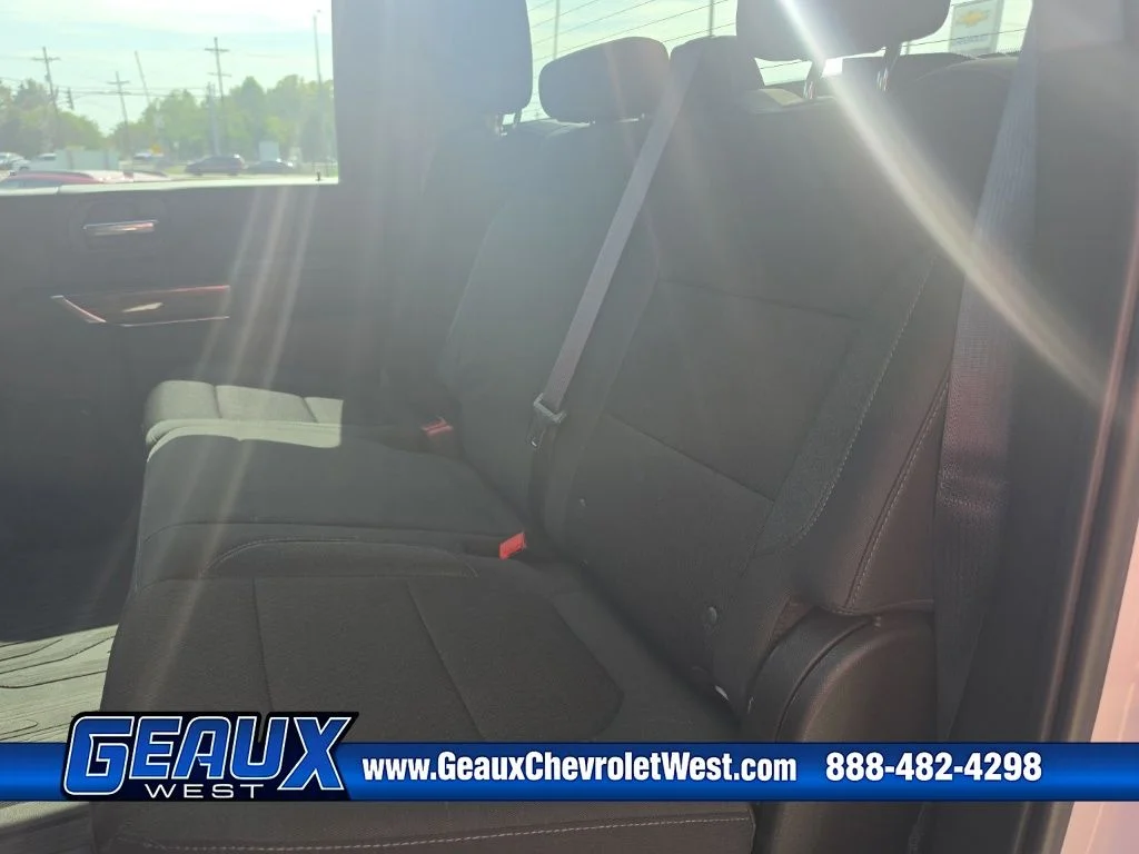 Used 2022 White GMC SLE image 26
