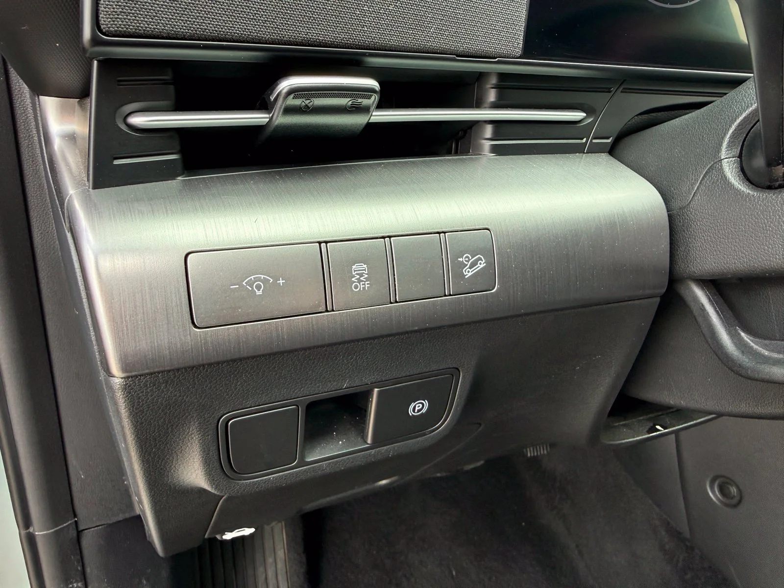 2025 Hyundai Kona SEL - Photo 13