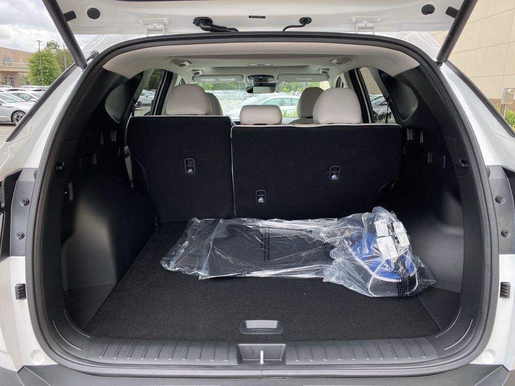 New 2026 White Pearl Hyundai SEL Premium FWD image 30
