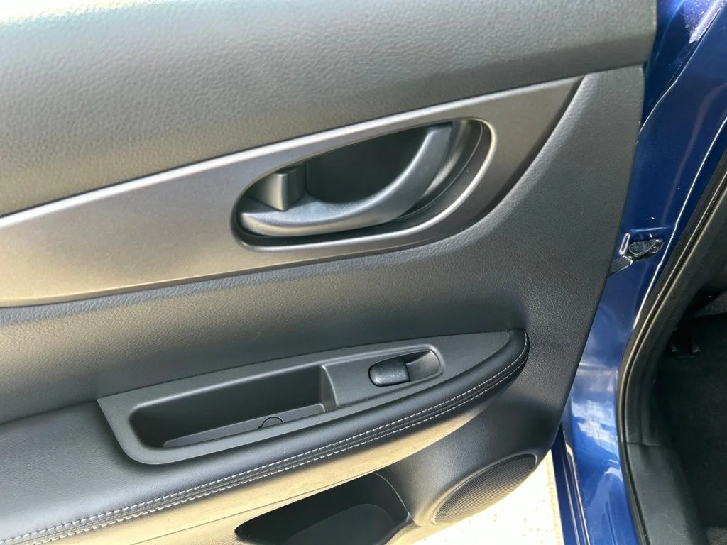 Used 2021 Blue Nissan S image 25