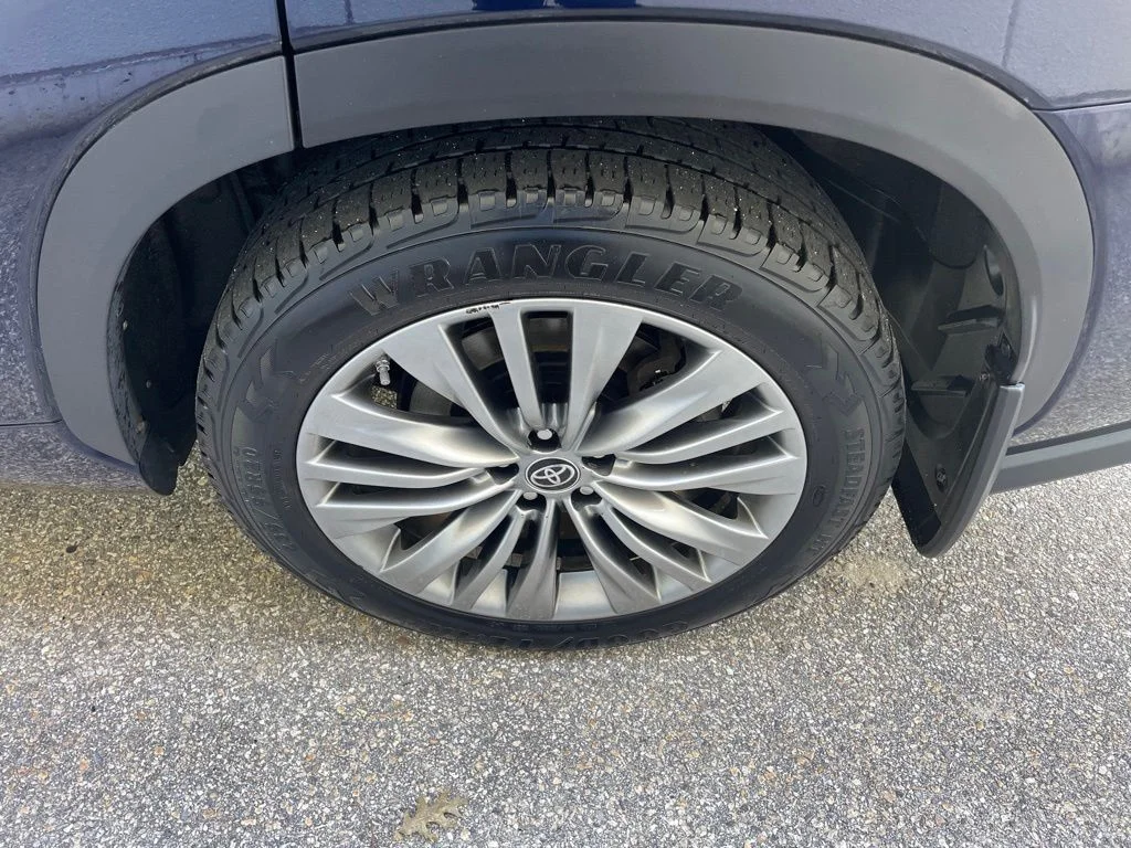 Used 2021 Blue Toyota Platinum image 6