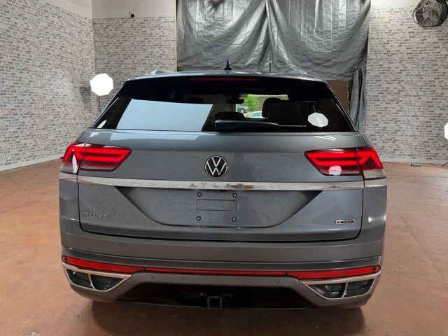 Used 2020 Platinum Gray Metallic Volkswagen 3.6L V6 SEL Premium R-Line image 5