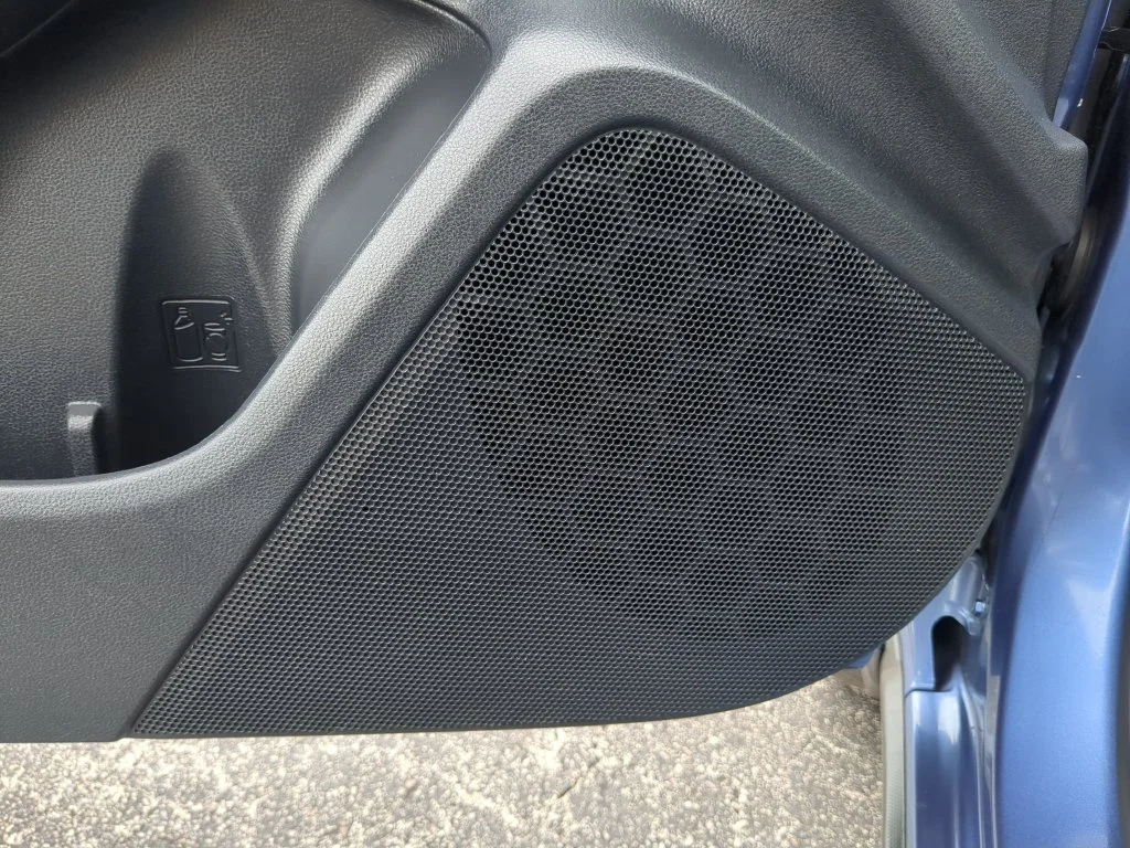 Used 2019 Blue Subaru 2.0i Limited image 18