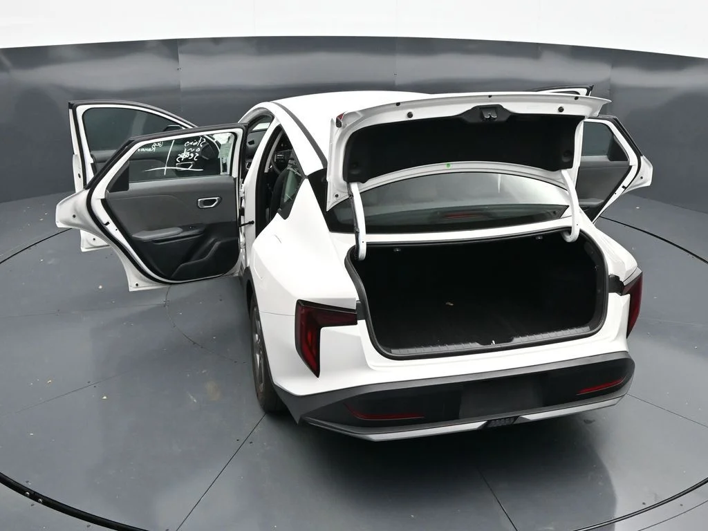 2025 Kia K4 LXS - Photo 43
