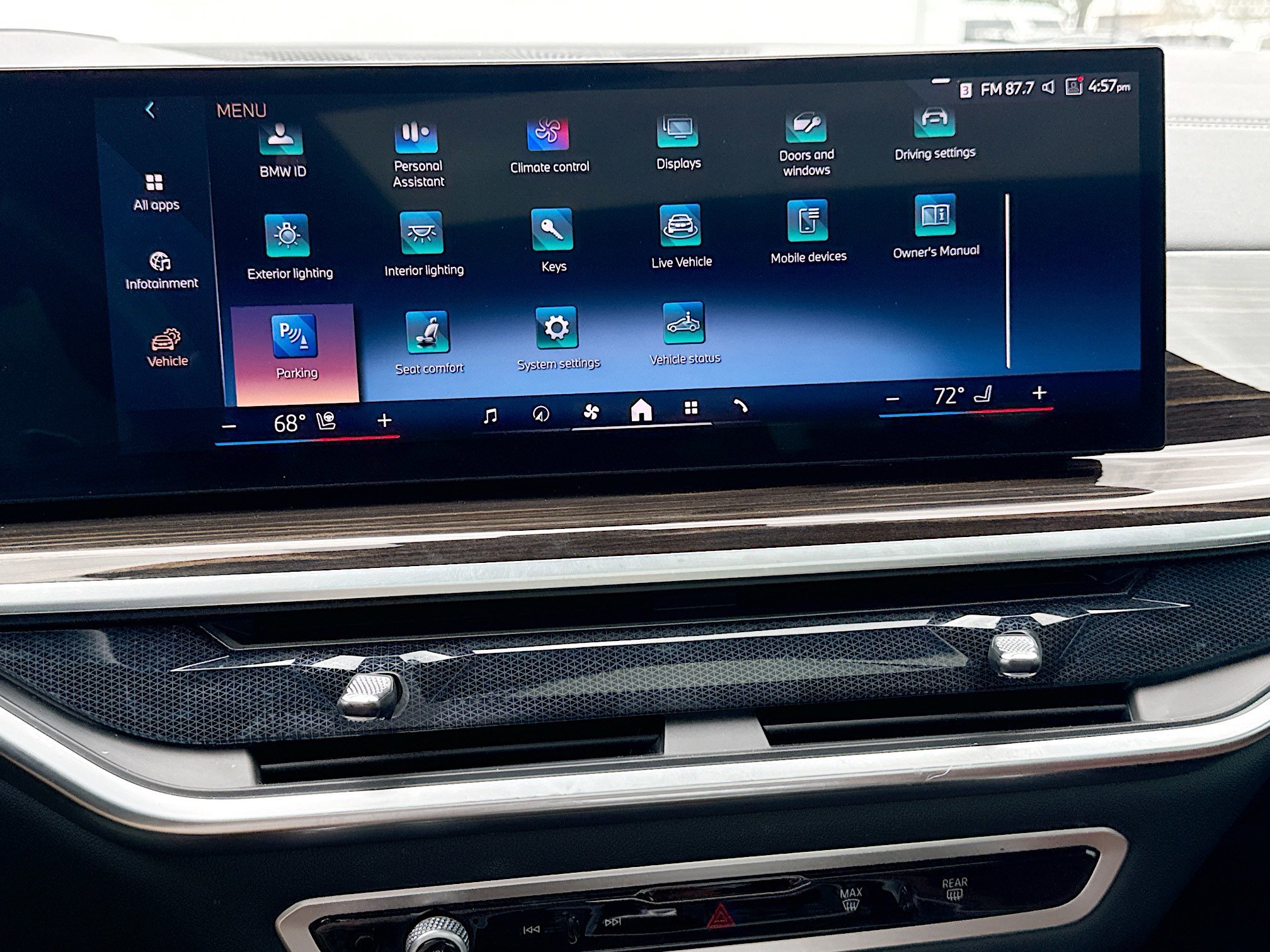 Used 2024 Gray Metallic BMW xDrive40i image 29