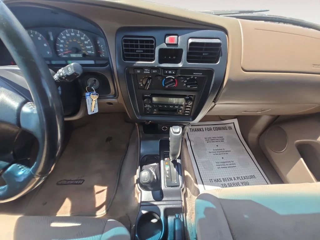 Used 2002 Green Toyota SR5 image 11