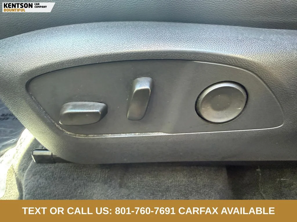 Used 2025 Gray Chevrolet Z71 image 32
